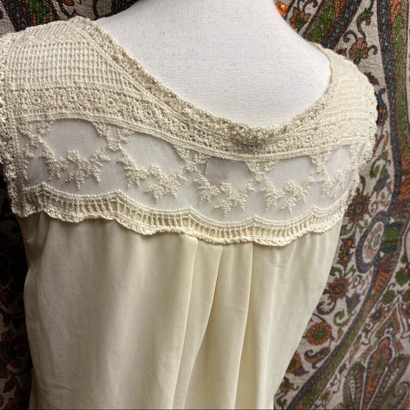 Forever 21 Ivory Open Knit / Crochet Ivory Tank - Picture 15 of 16